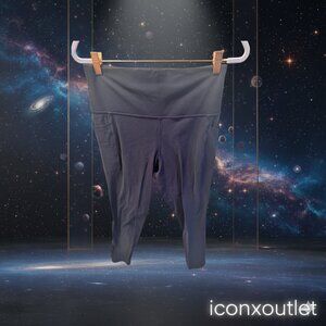 Med. Athleta Salutation Stash Pocket II 7/8 Tight Leggings - Navy Blue